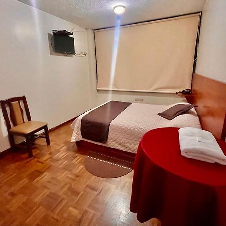 Hotel Bacastell Кито Экстерьер фото
