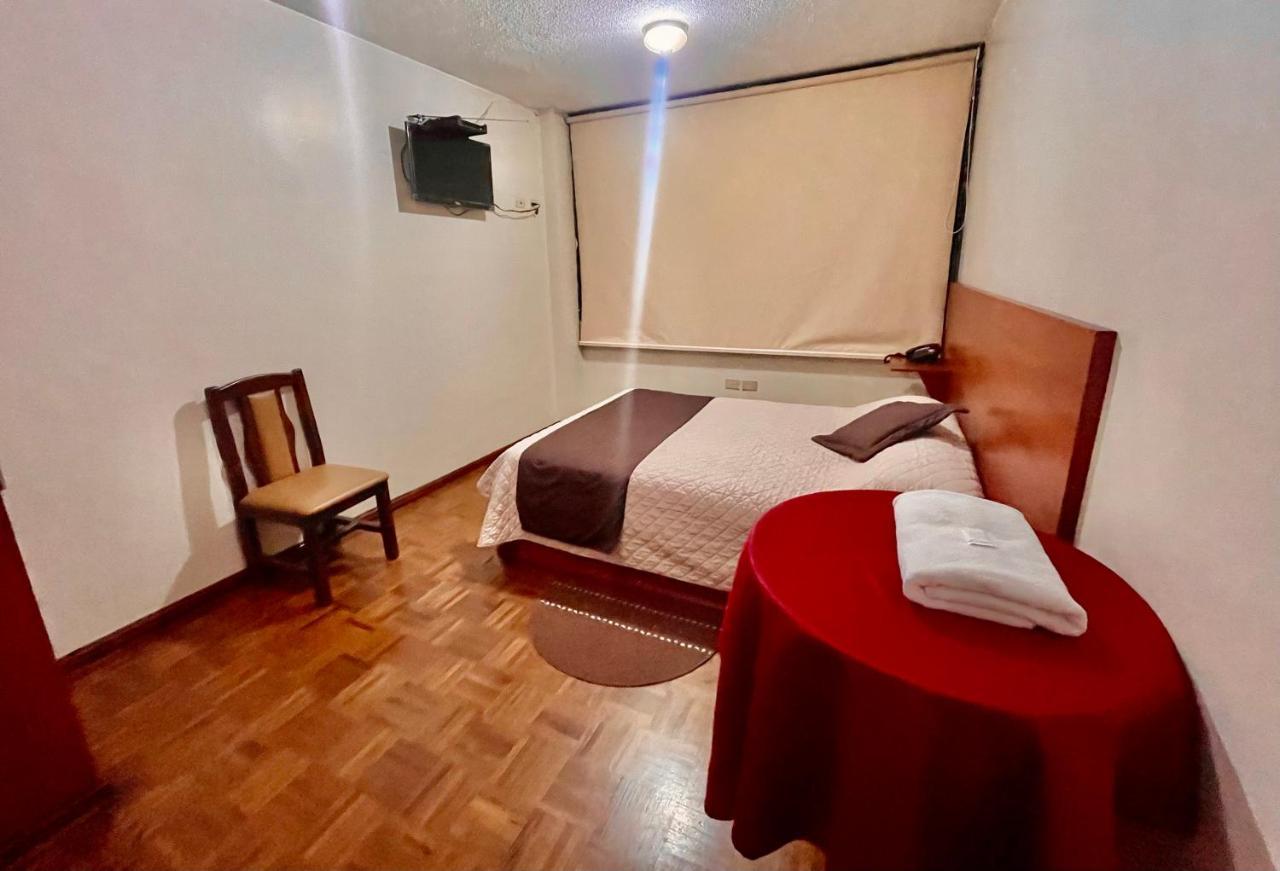 Hotel Bacastell Кито Экстерьер фото