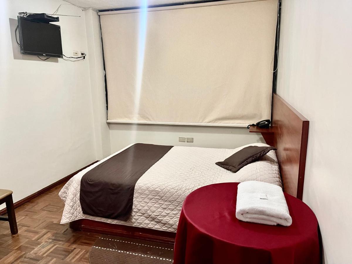 Hotel Bacastell Кито Экстерьер фото