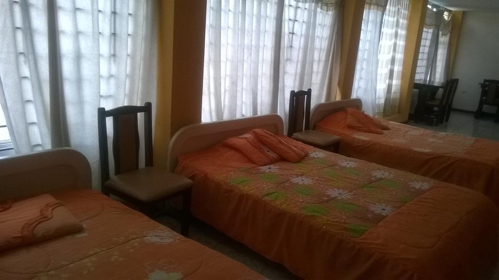 Hotel Bacastell Кито Экстерьер фото